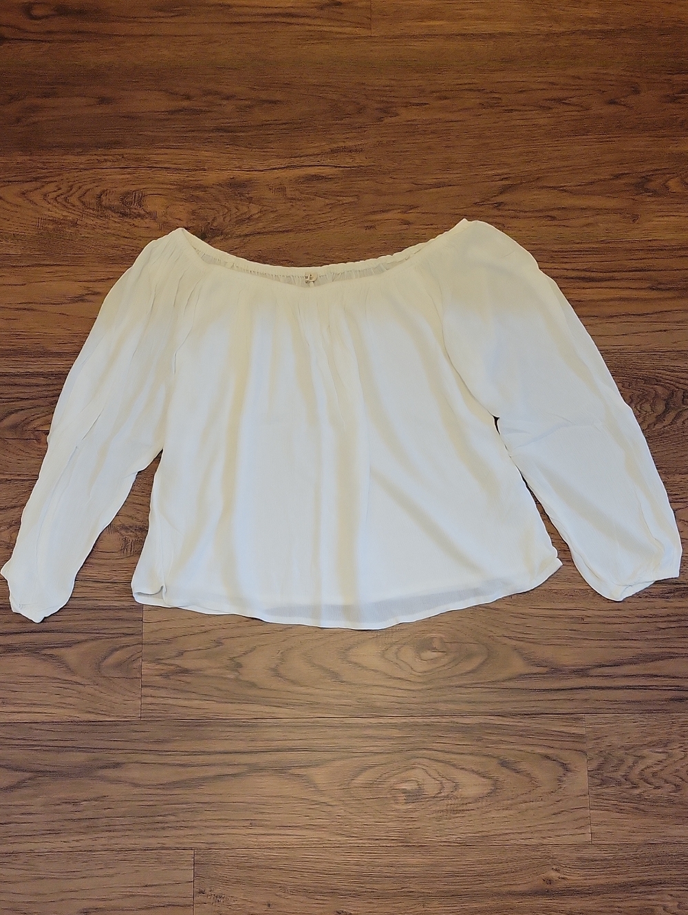 Hollister Cream Off-Shoulder Long Sleeve Top